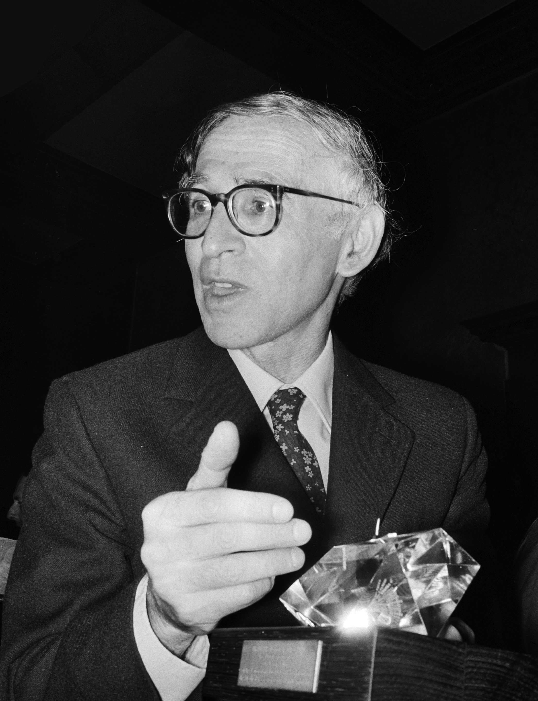 Aaron Klug photo