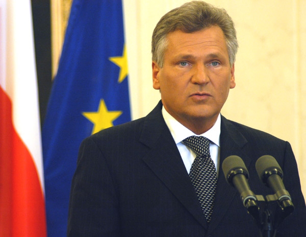 Aleksander Kwaśniewski photo