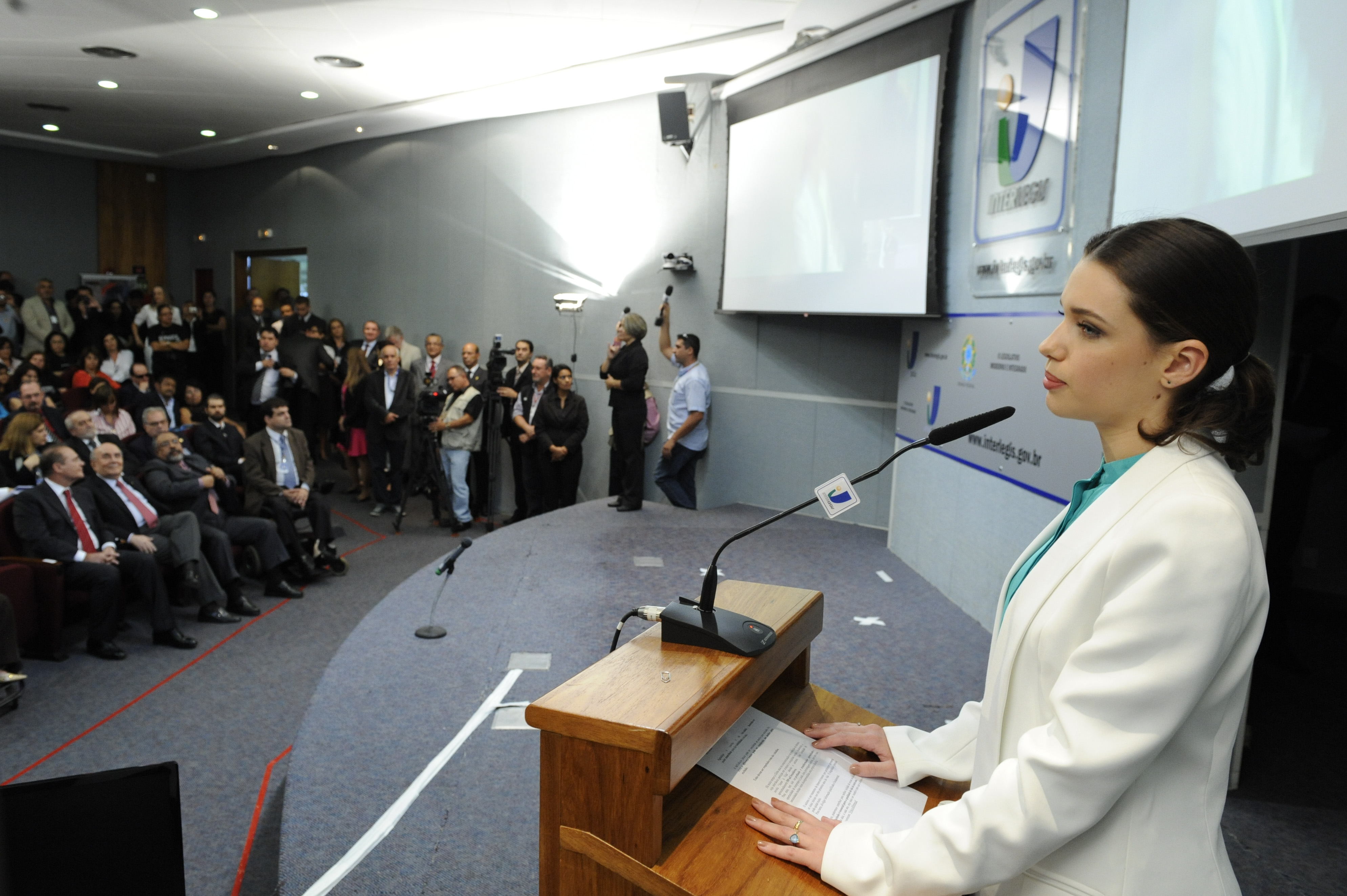 Bruna Linzmeyer photo