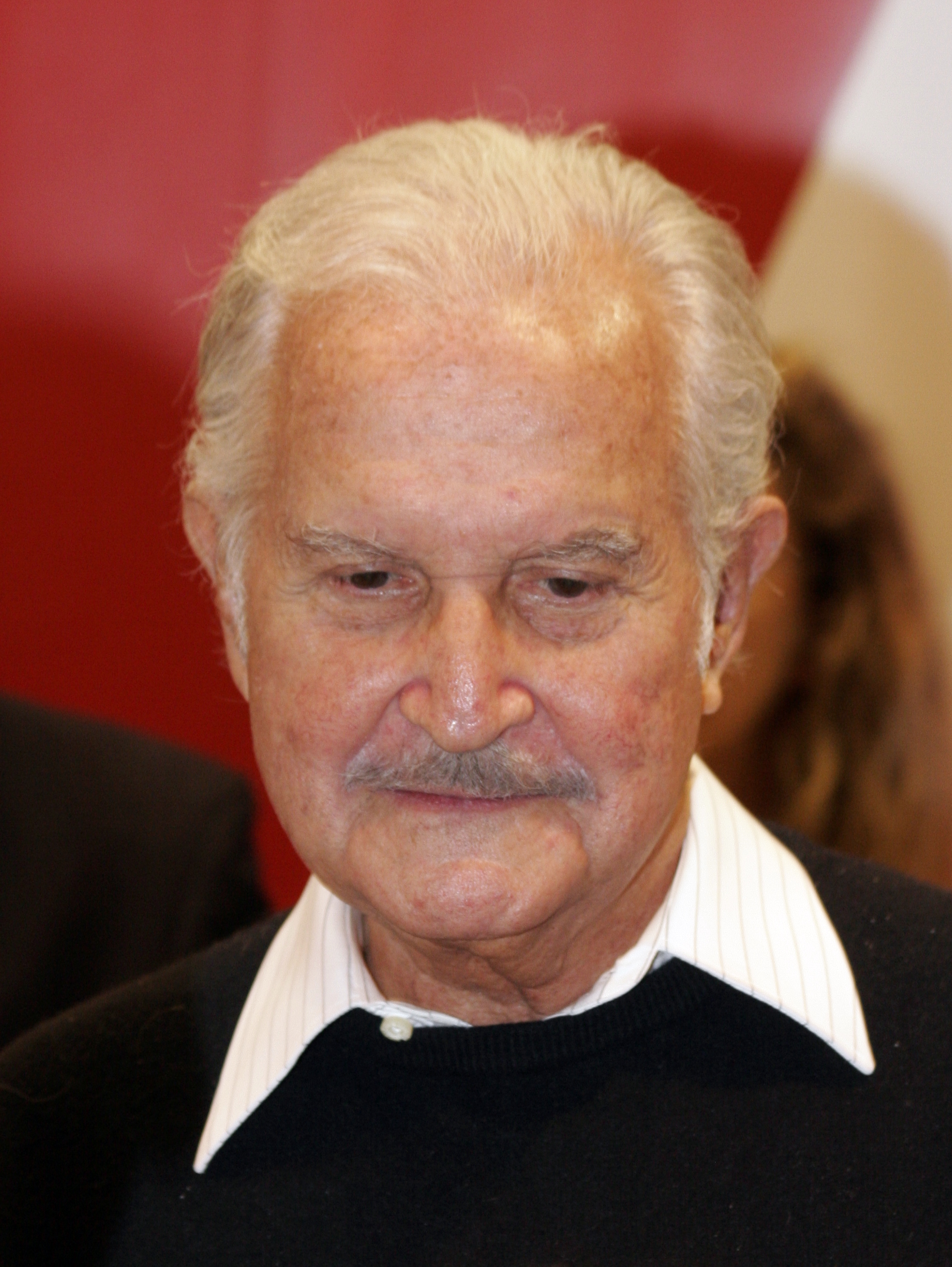 Carlos Fuentes photo