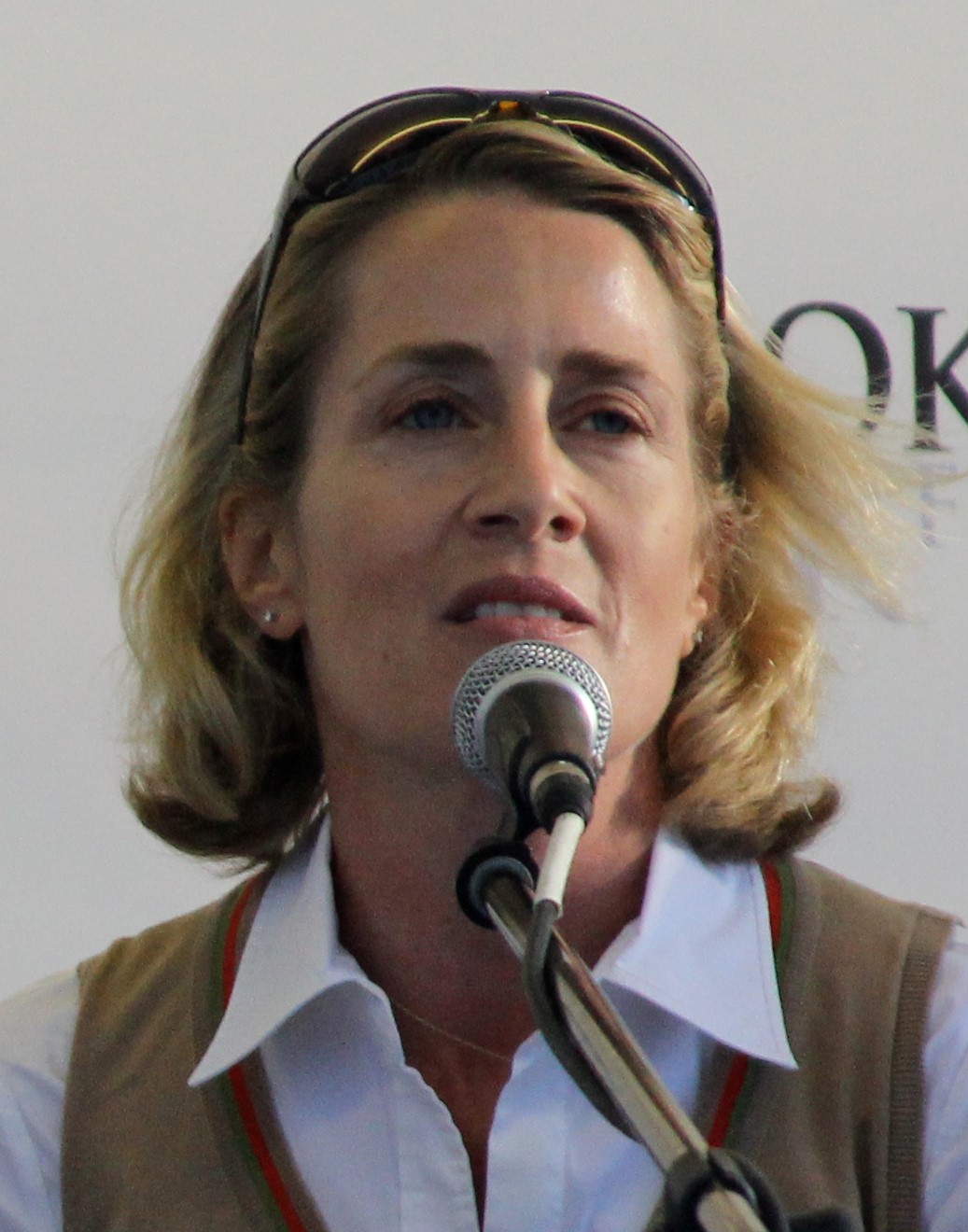 Cecily von Ziegesar photo