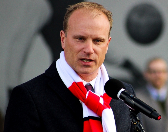 Dennis Bergkamp photo