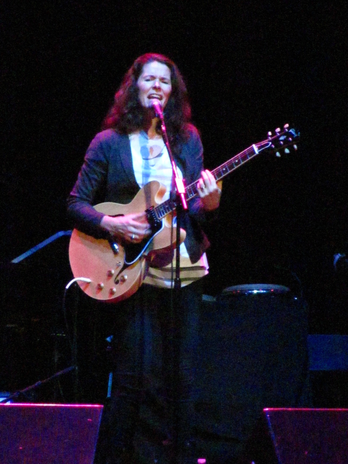 Edie Brickell photo