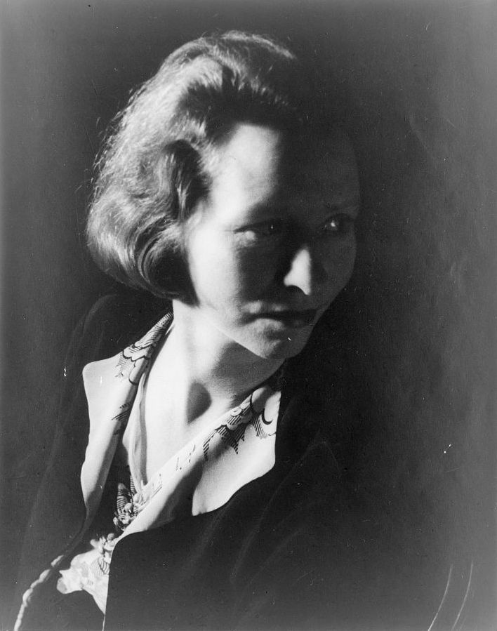 Edna St. Vincent Millay photo