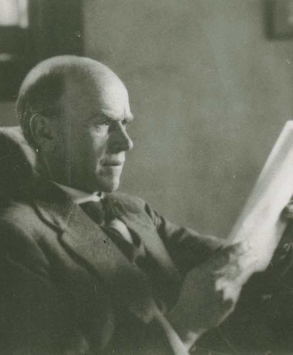 Elton Mayo photo