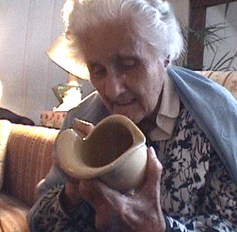 Eva Zeisel photo