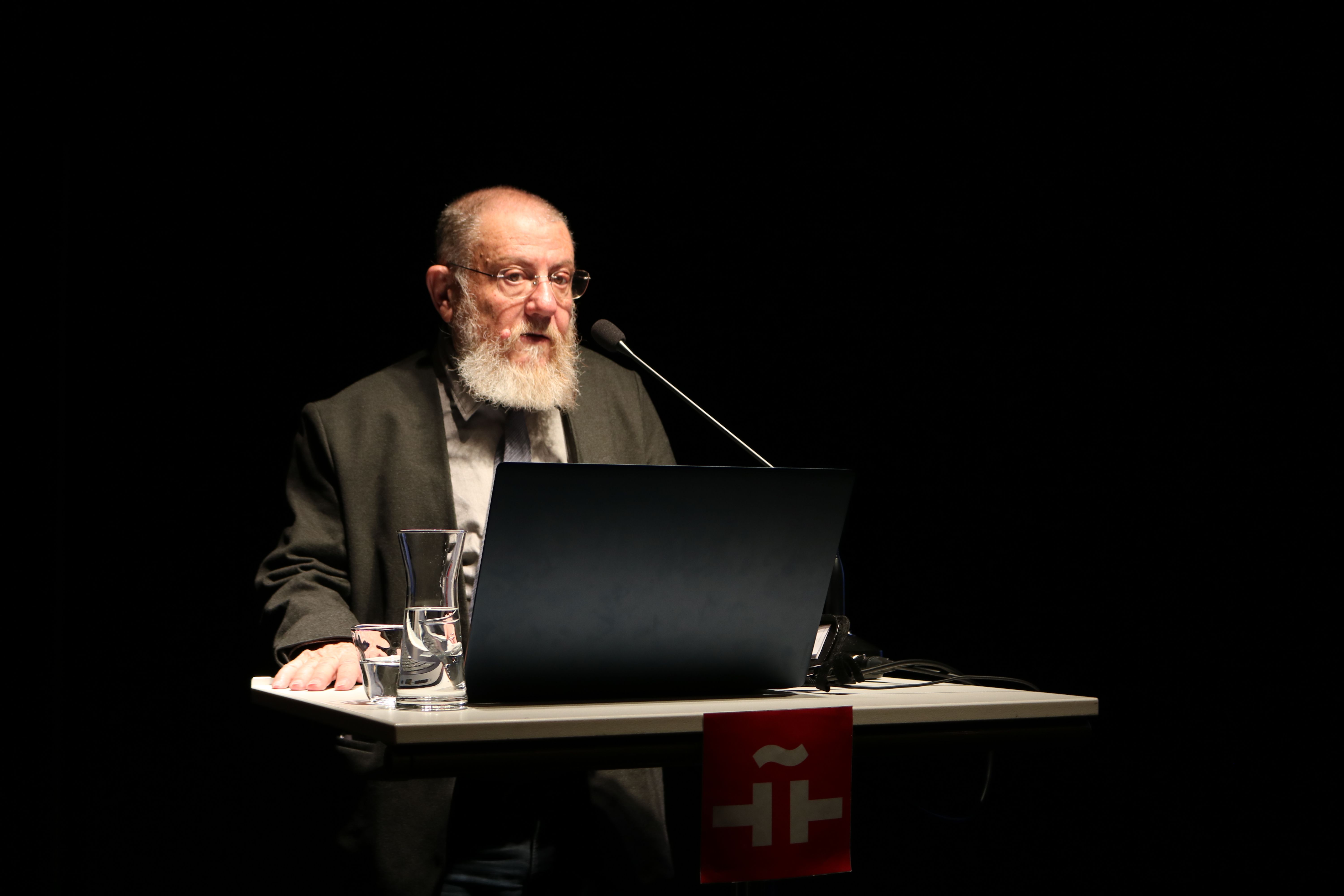 Guillermo Pérez Villalta photo
