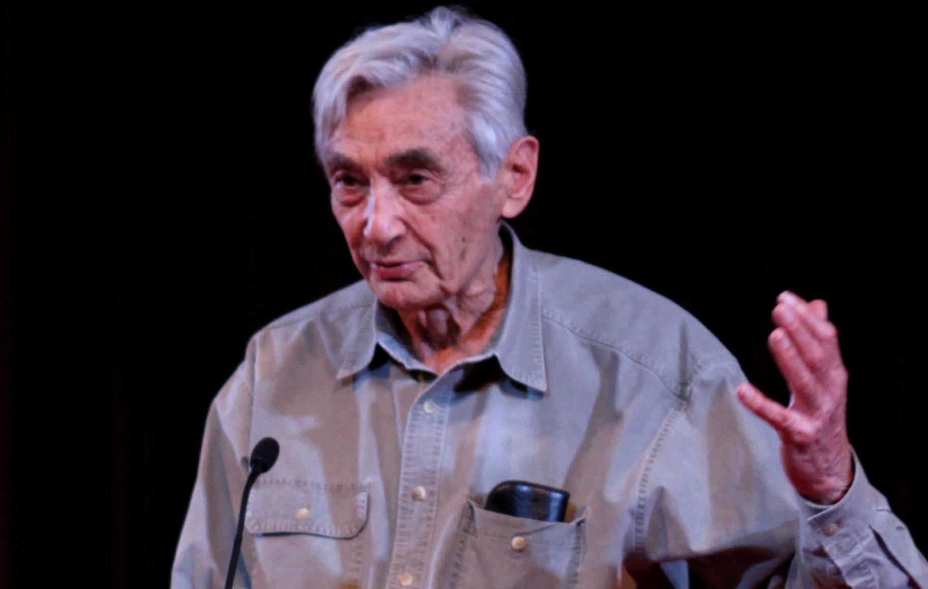 Howard Zinn photo