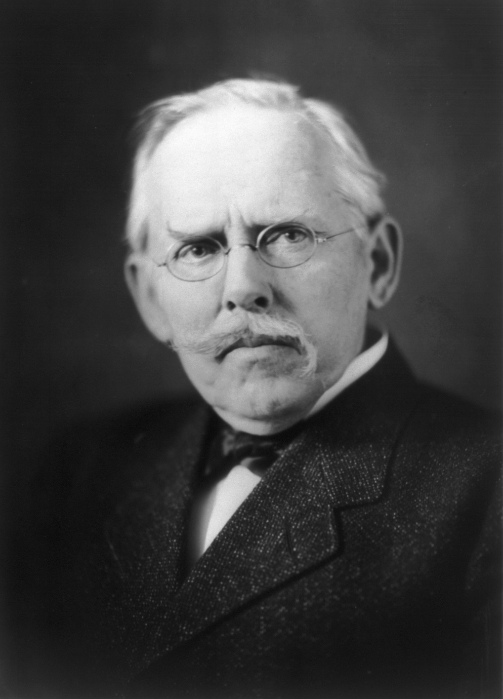 Jacob Riis photo