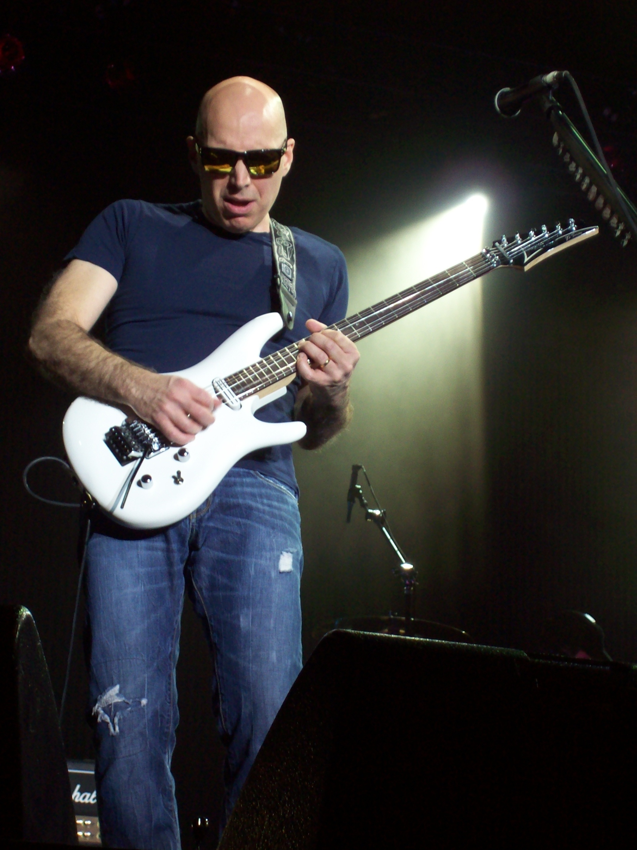 Joe Satriani photo