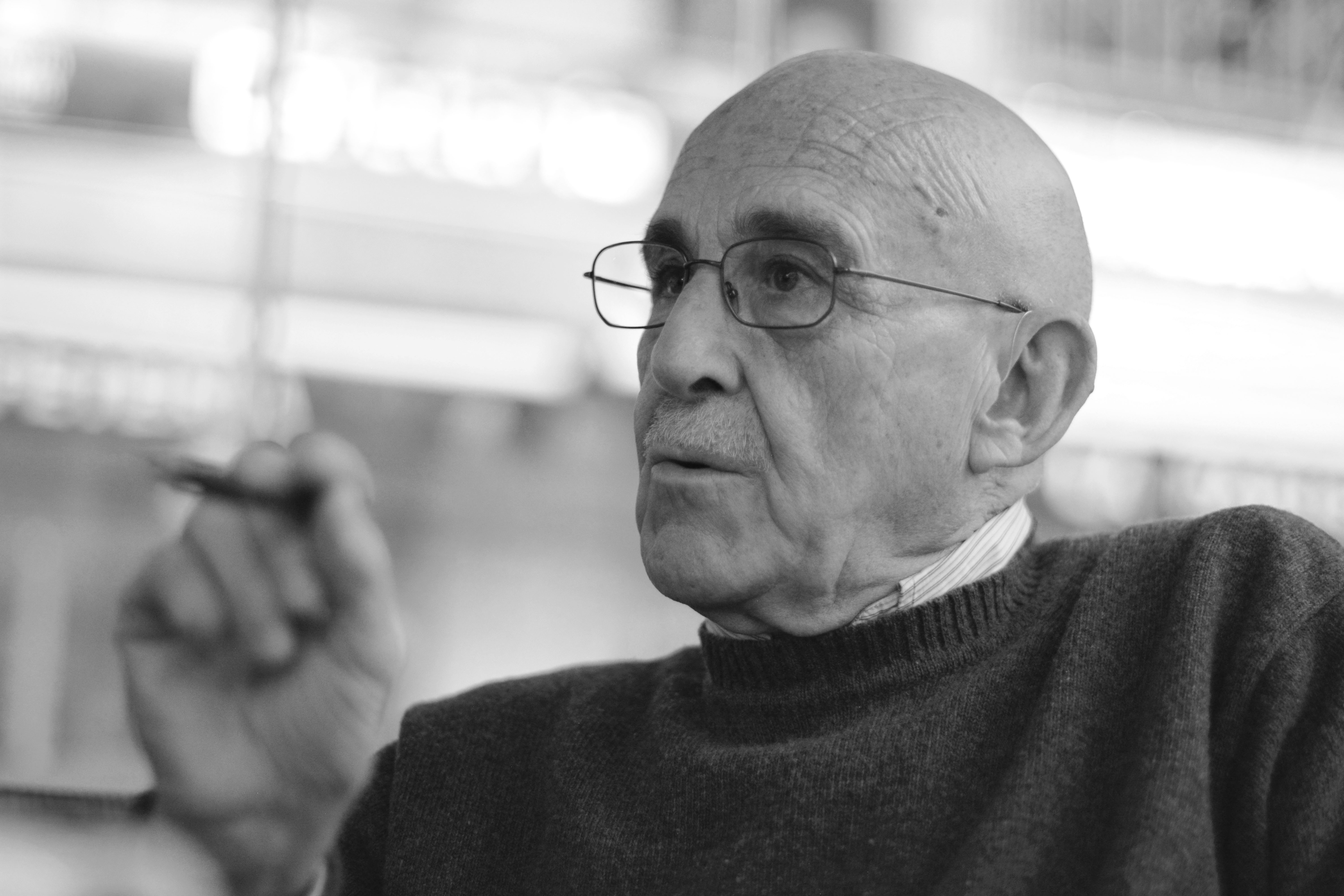 José Sanchis Sinisterra photo