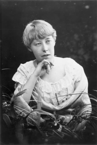 Katherine Tynan photo
