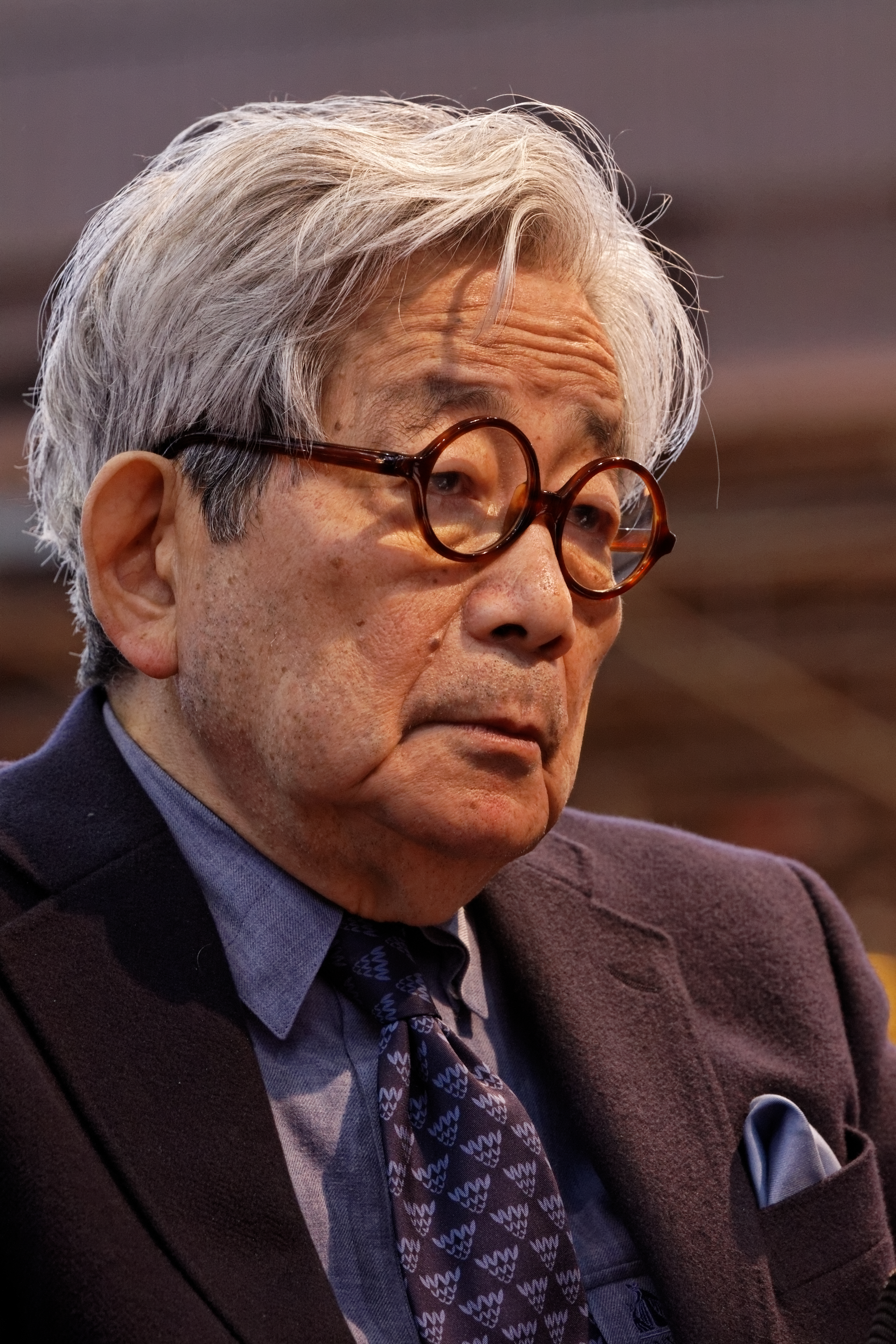 Kenzaburo Oe photo