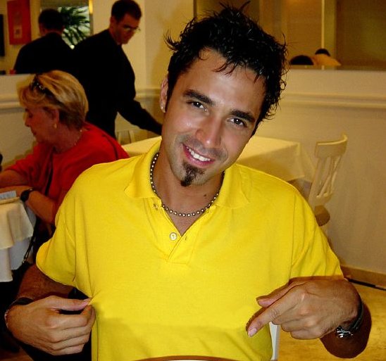 Latino (cantor) photo
