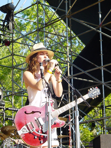 Leslie Feist photo