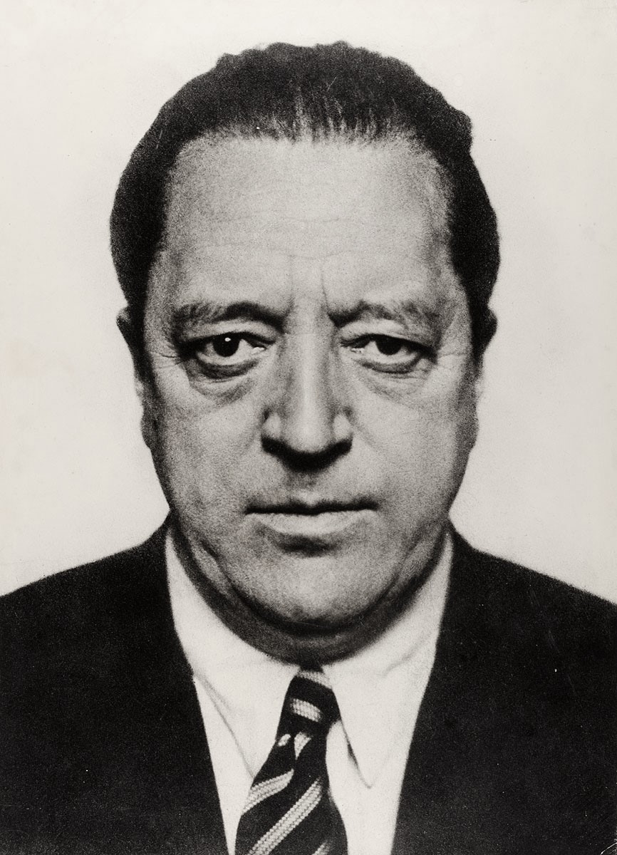 Ludwig Mies van der Rohe photo