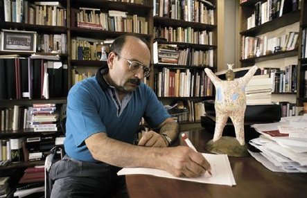 Manuel Vásquez Montalbán photo