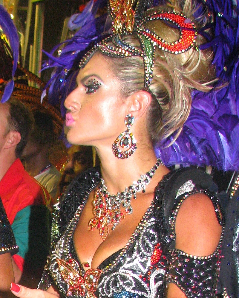 Mirella Santos photo