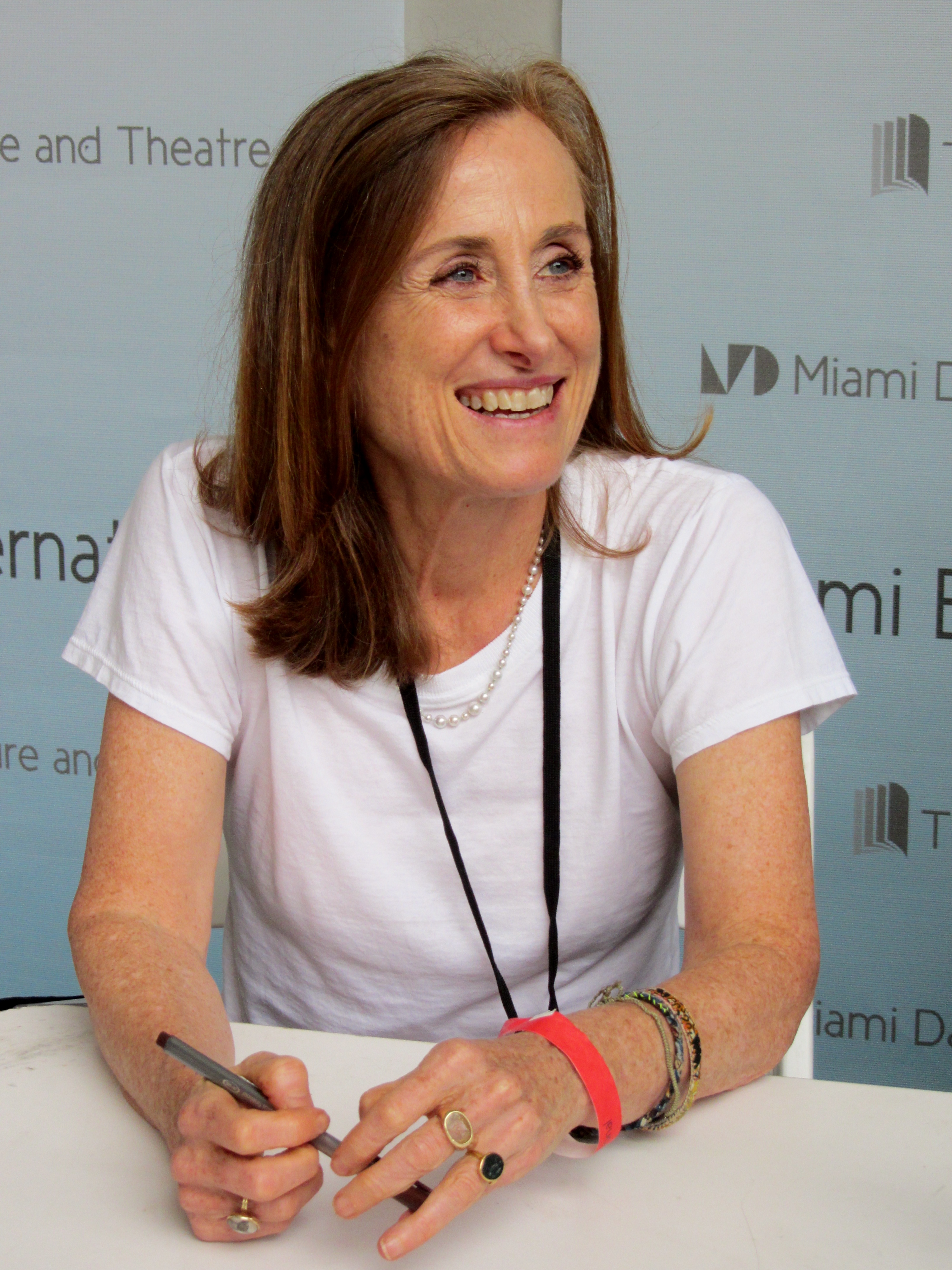 Mona Simpson photo