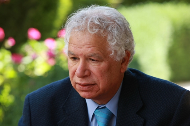 Mourid Barghouti photo