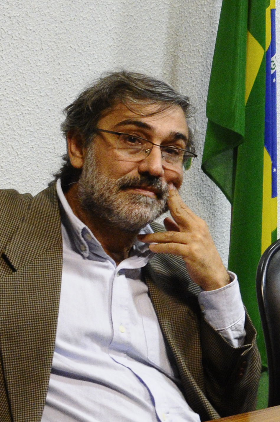 Mauro Iasi photo
