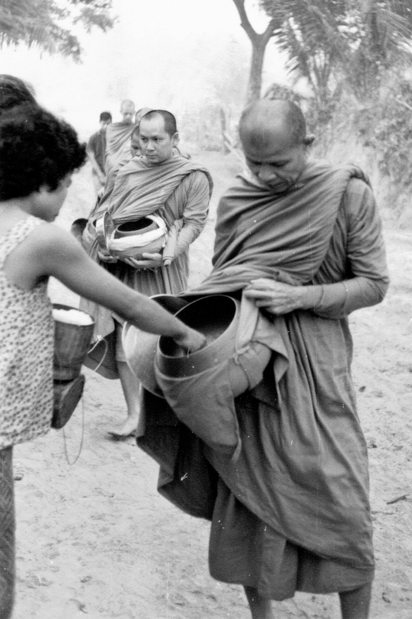 Ajahn Maha Bua photo