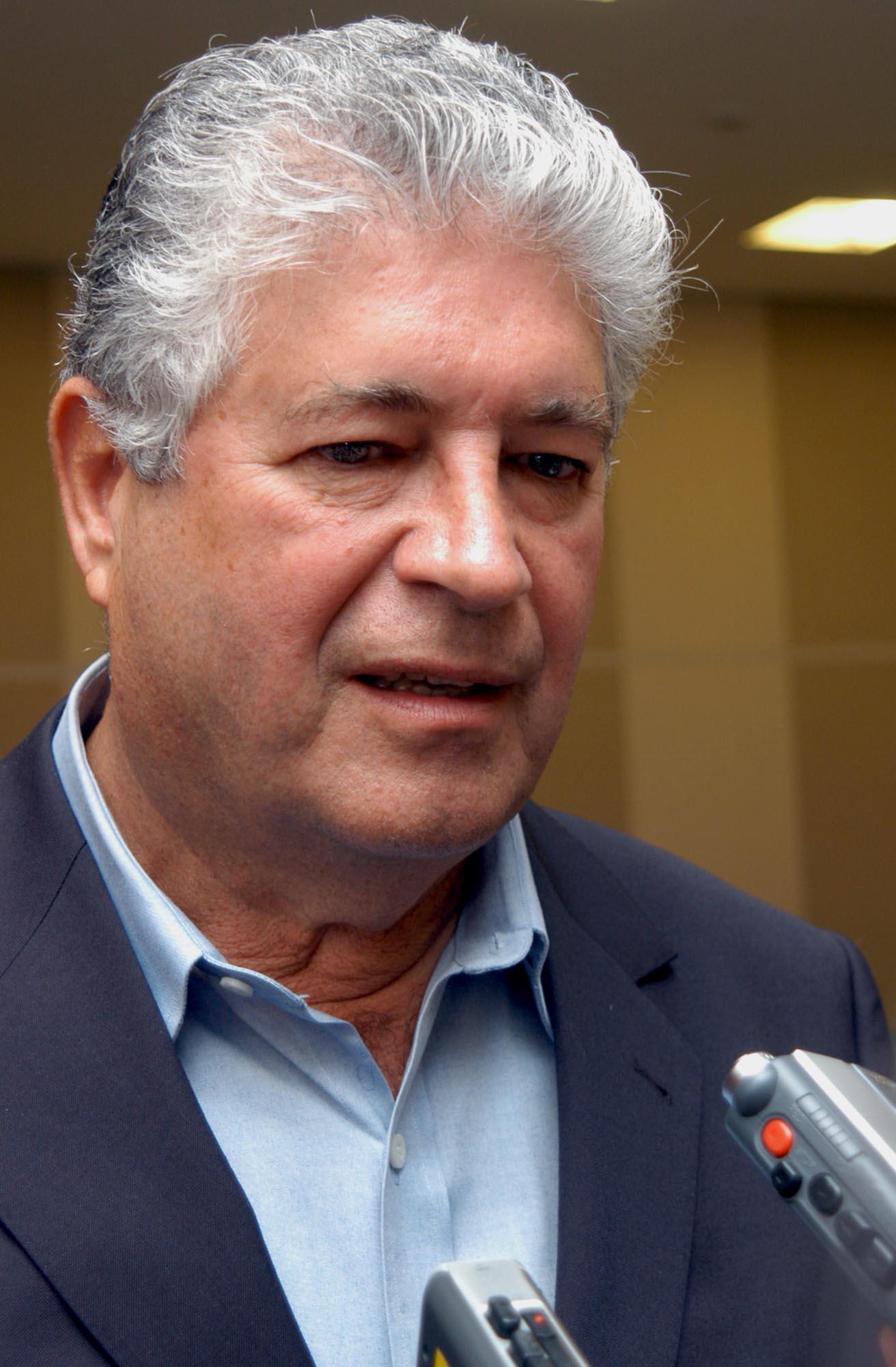 Roberto Requião photo