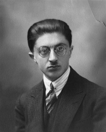 Sadeq Hedayat photo