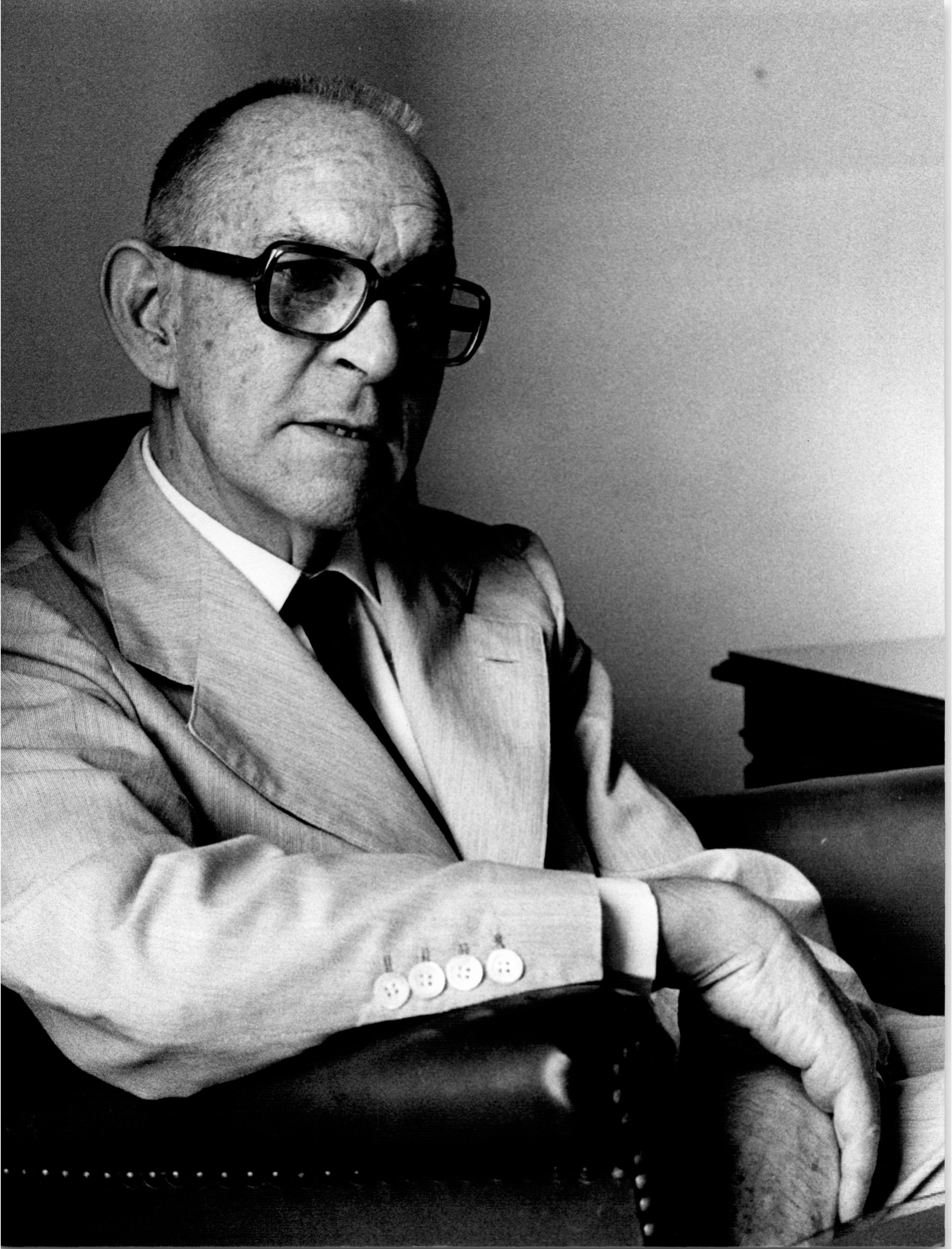 Salvador Espriu photo