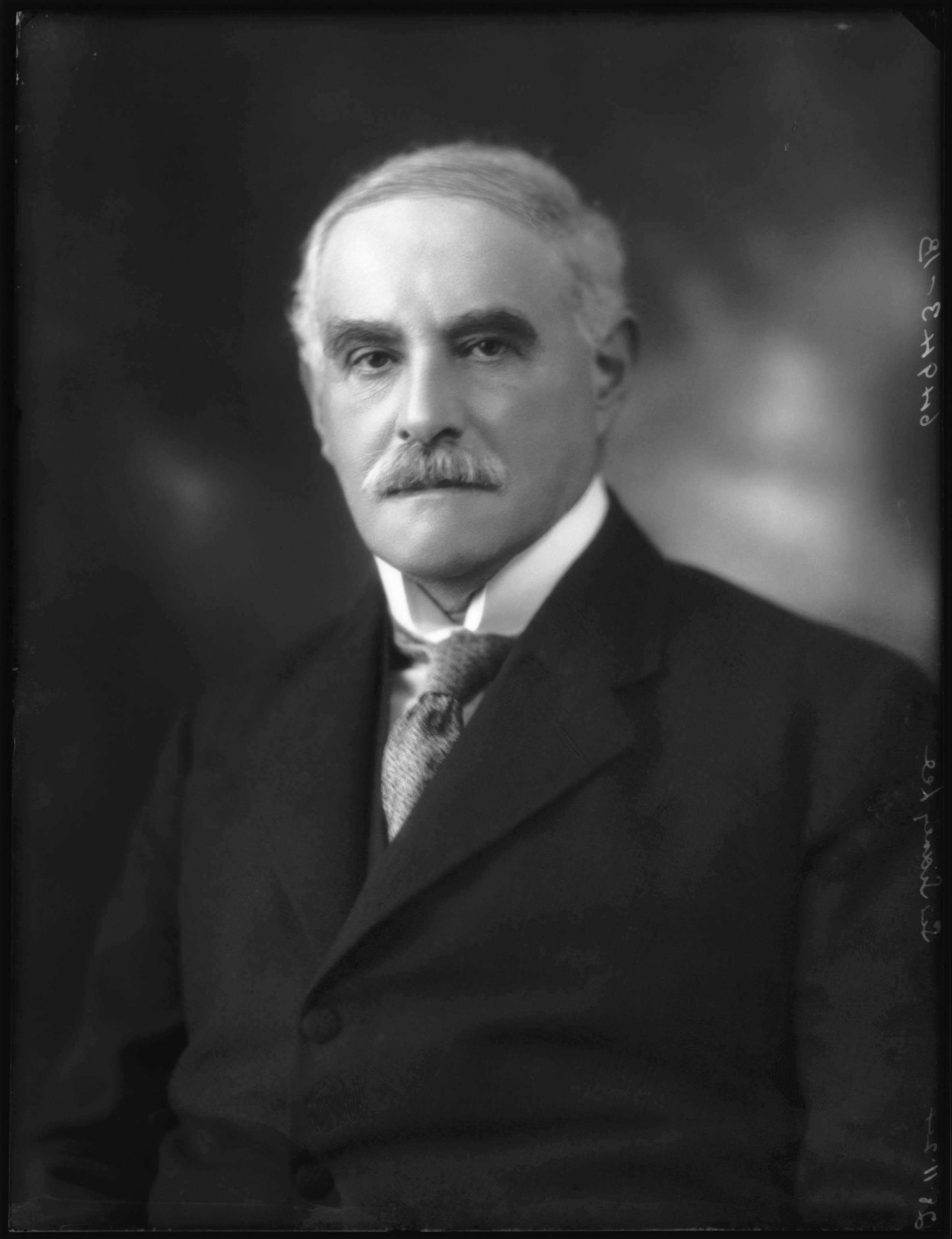 Sidney Lee photo