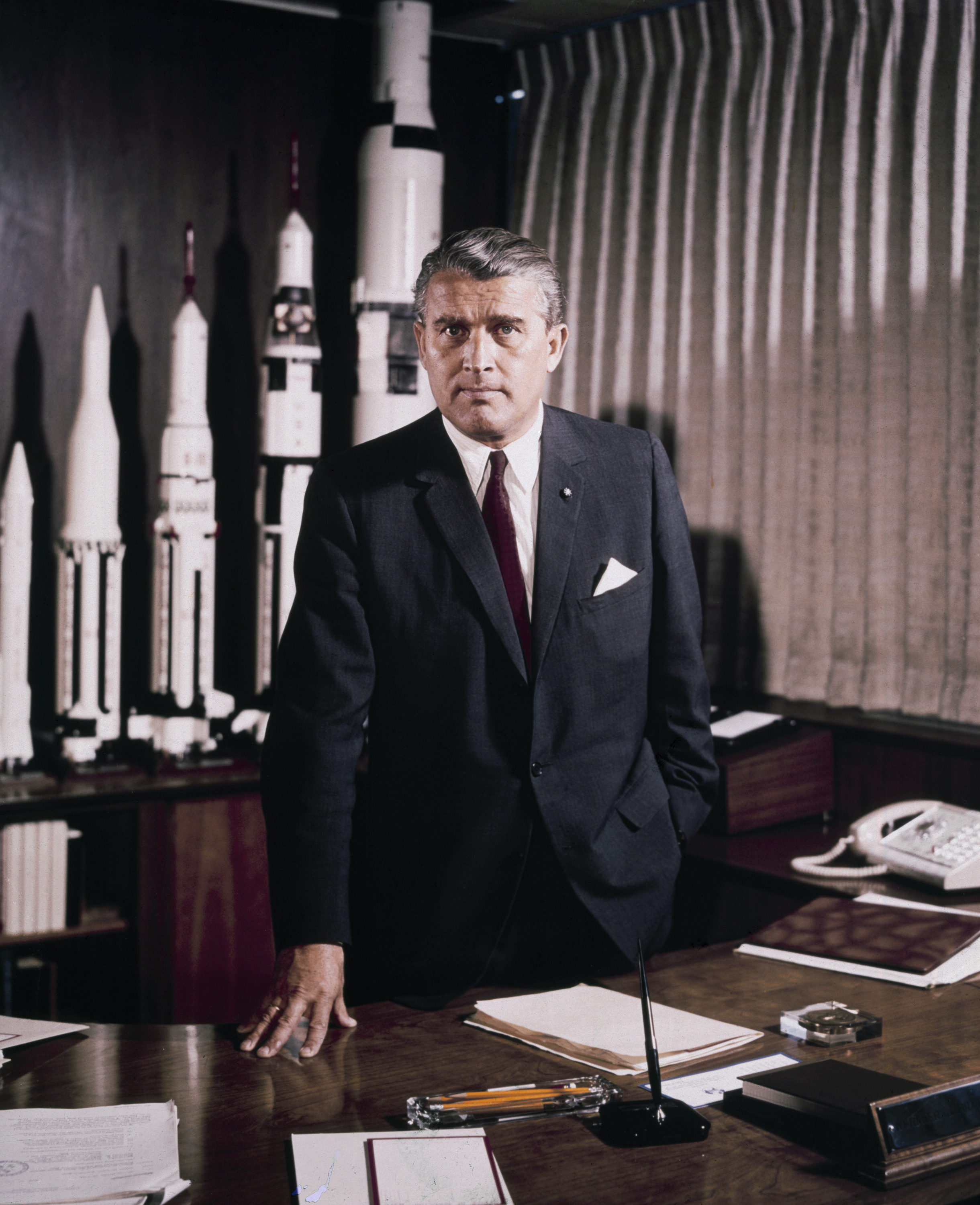 Wernher von Braun photo