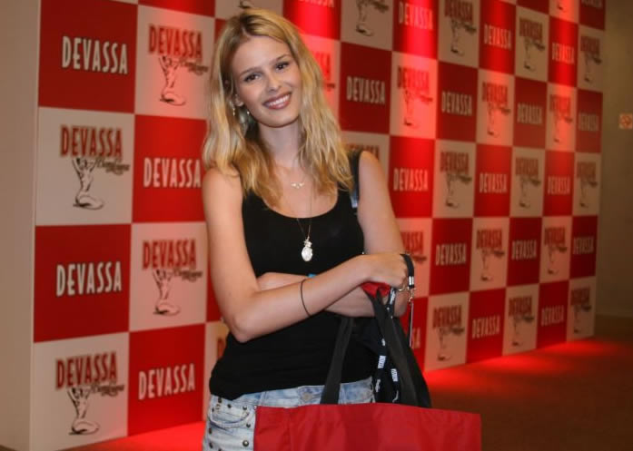 Yasmin Brunet photo