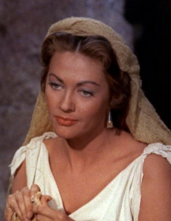 Yvonne De Carlo photo